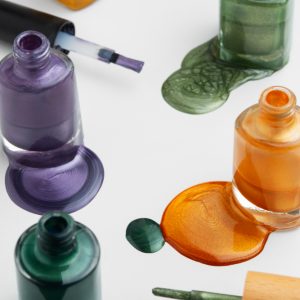 Pinta uñas: Color Intenso y Larga Duración para Manicuras Impecables.